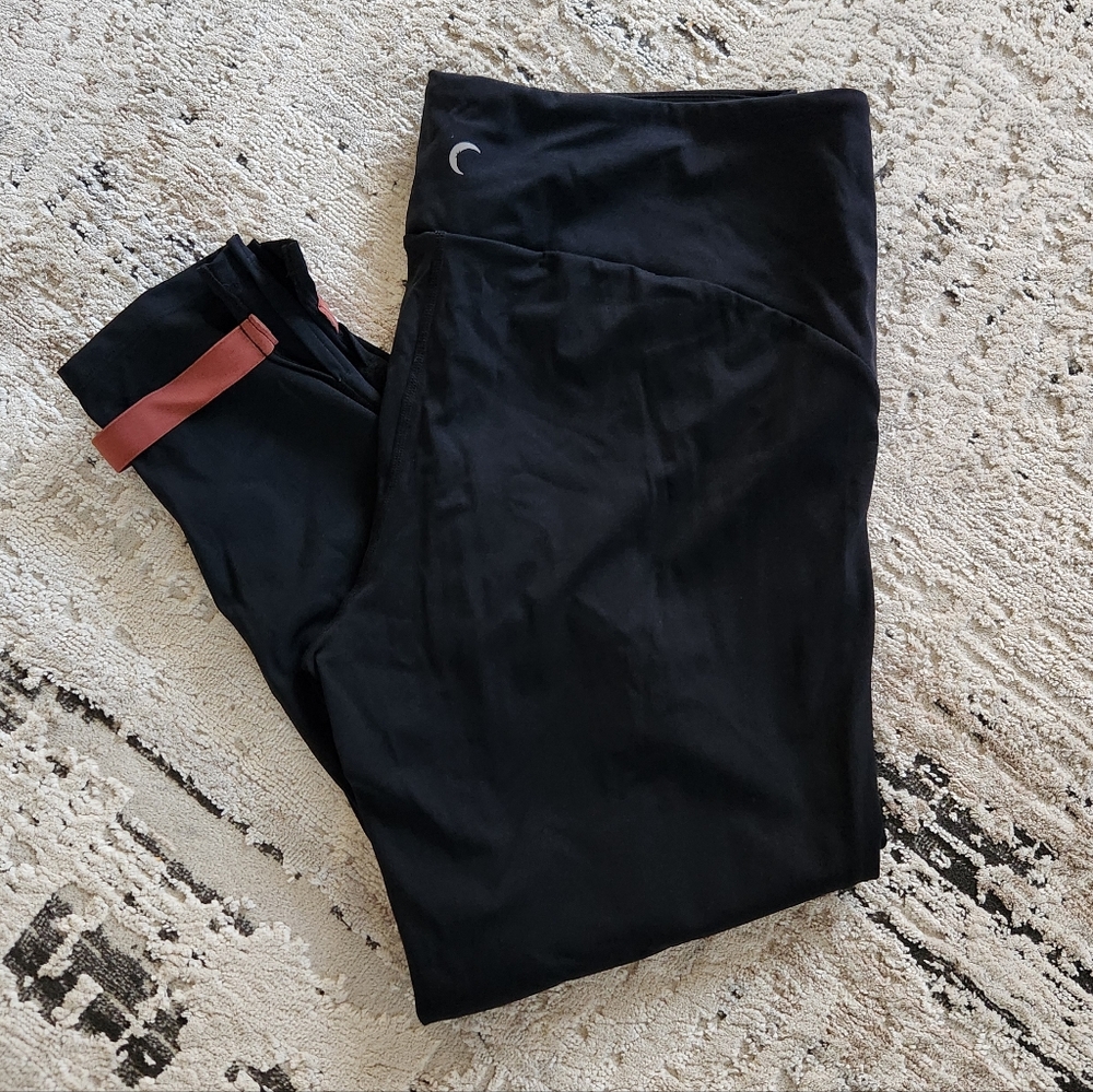 ZYIA Black Strap Deluxe Leggings